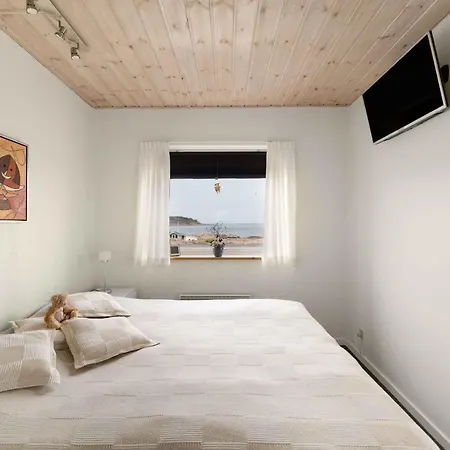 With Panoramic Views On The Rocks, Bornholm Apartment
