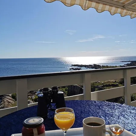 With Sea View On The Cliffs